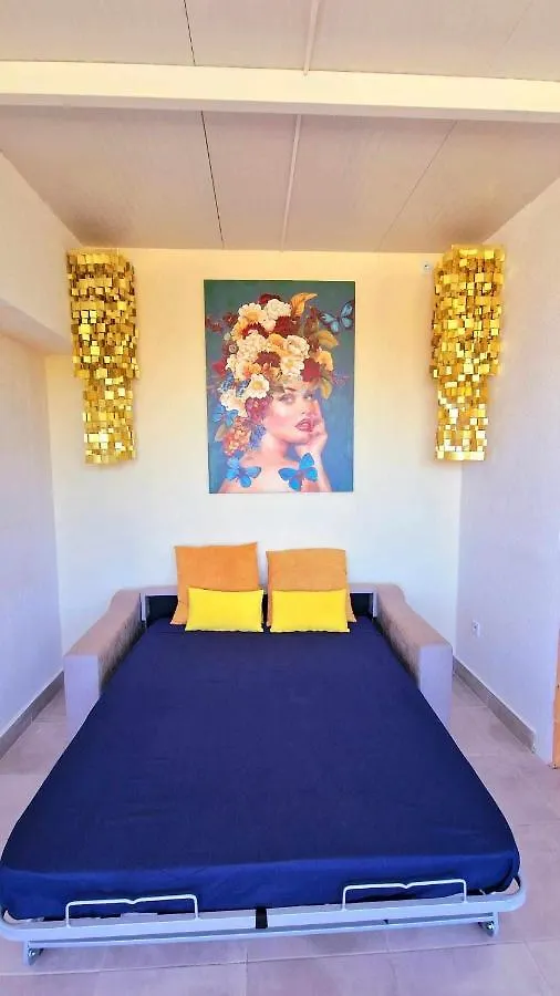 アパート La Villa Escondida Estudio Vista A La Naturaleza ベナルマデナ